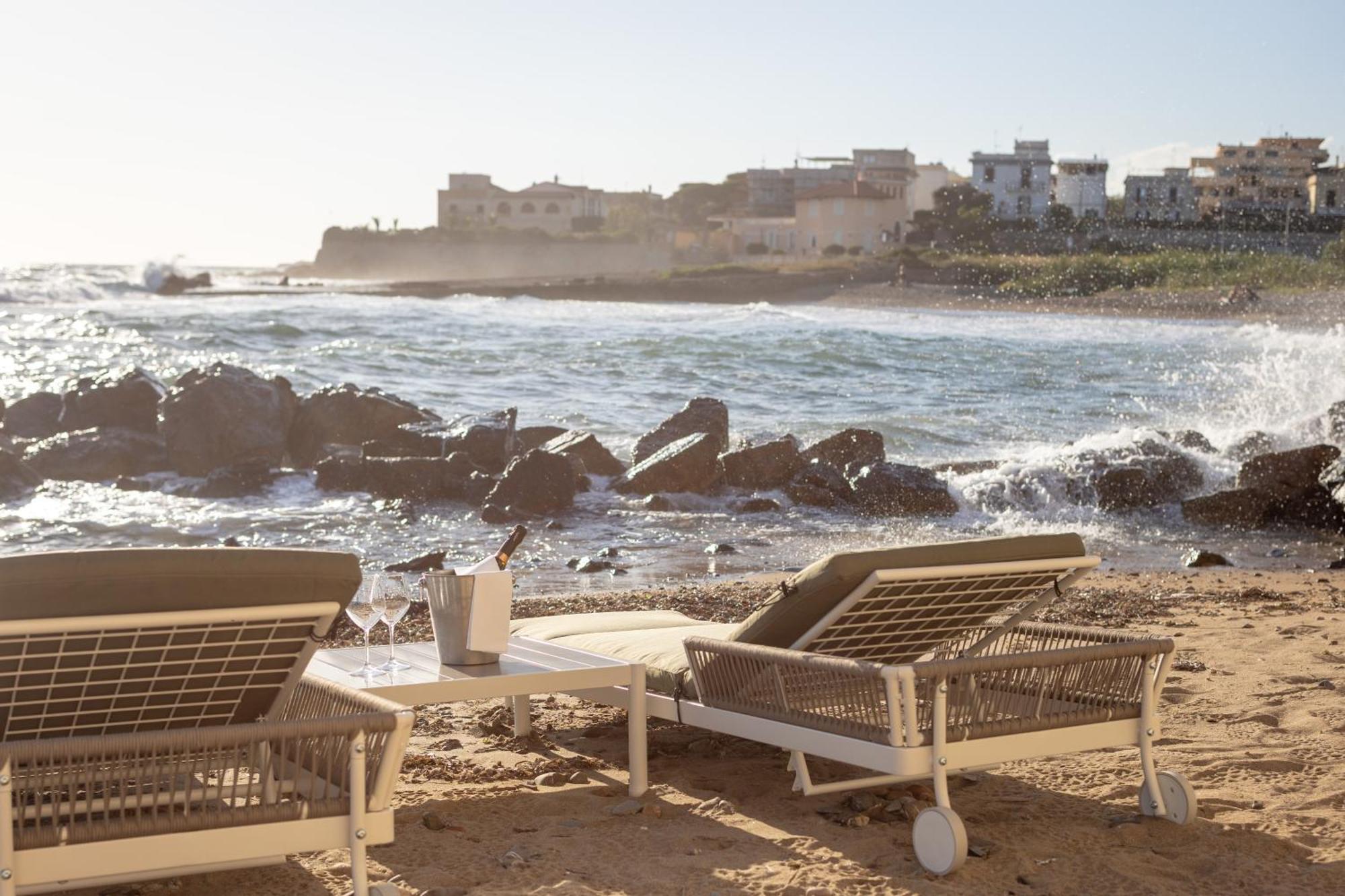 Le Suites Sul Mare Di Esterina Civitavecchia Exterior foto